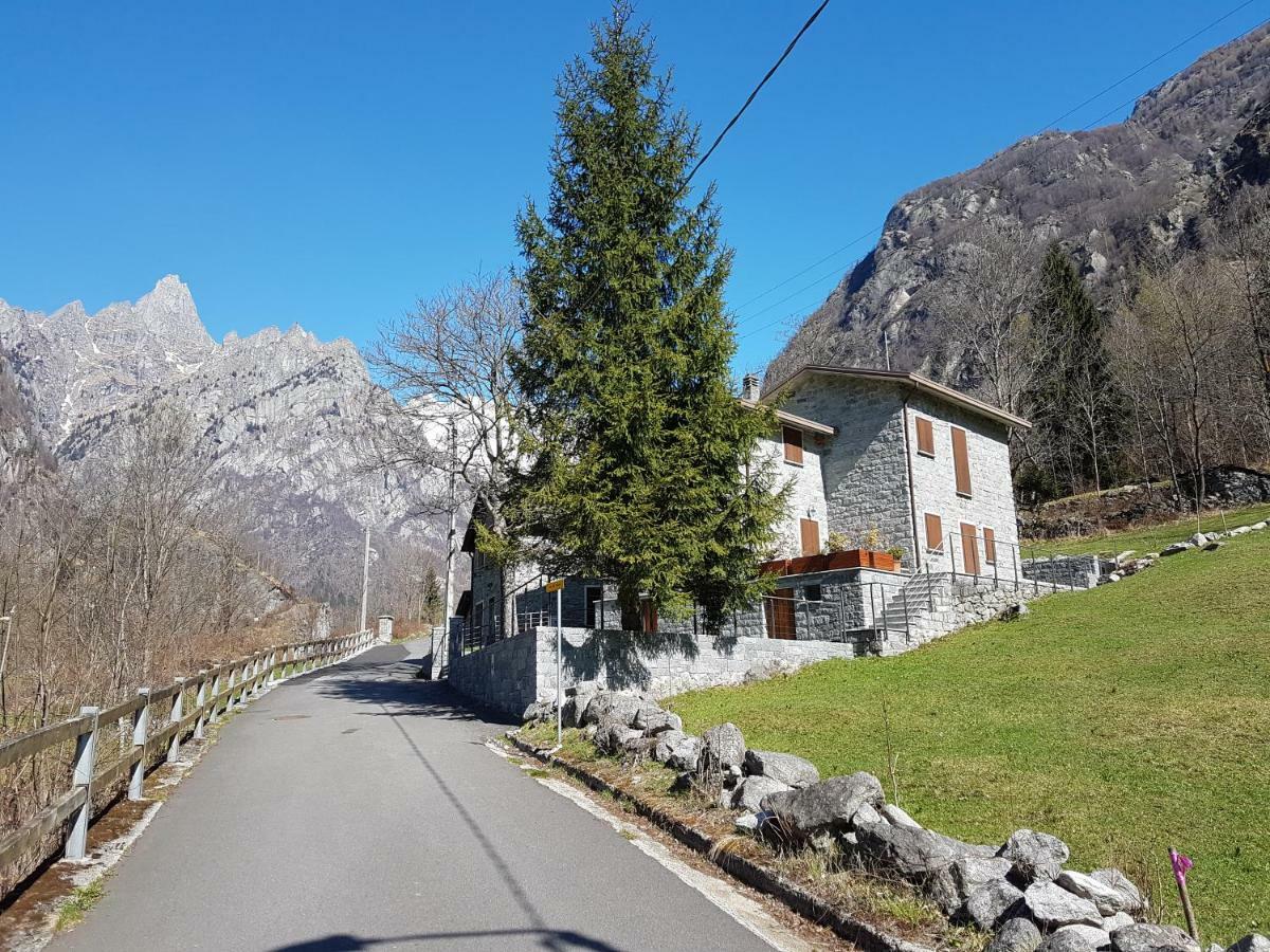 Hotel Ristorante Sasso Remenno Val Masino Exterior photo