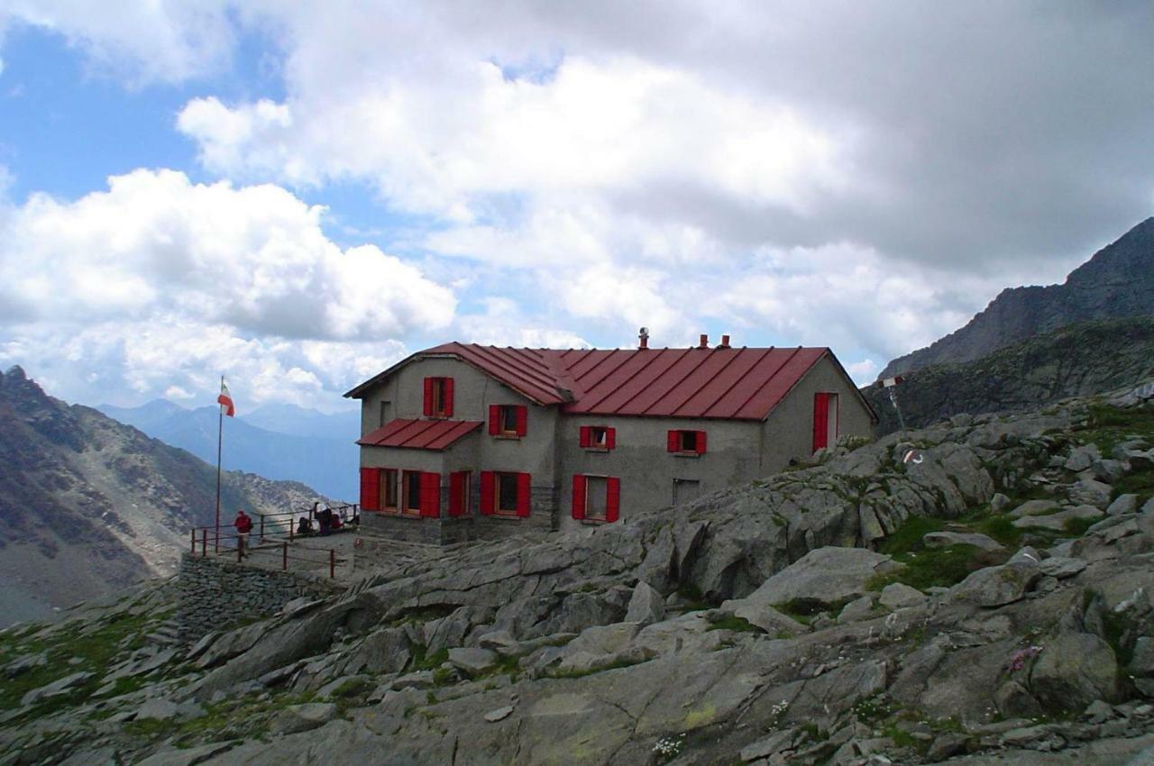 Hotel Ristorante Sasso Remenno Val Masino Exterior photo
