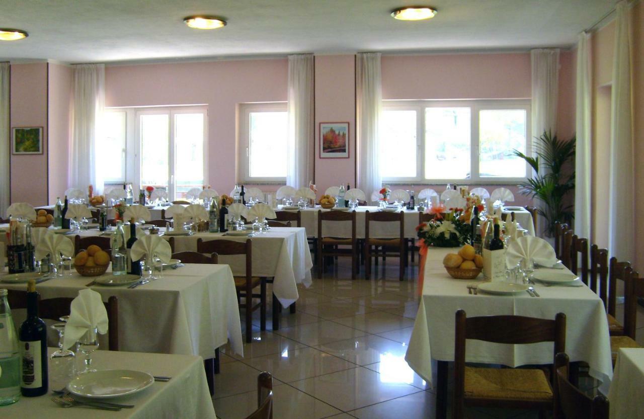 Hotel Ristorante Sasso Remenno Val Masino Exterior photo